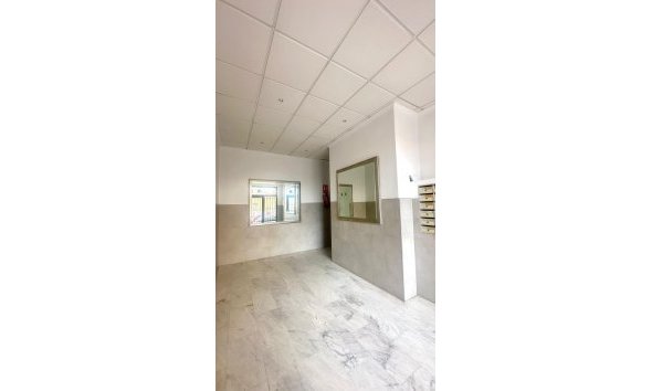 Revente - Apartment -
Torrevieja