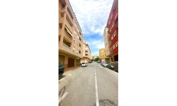 Revente - Apartment -
Torrevieja