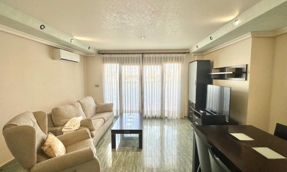 Reventa - Ático -
Torrevieja