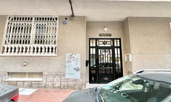 Revente - Apartment -
Torrevieja - Centro