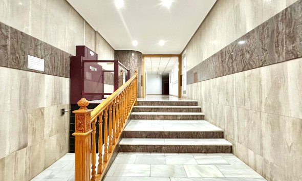 Revente - Apartment -
Torrevieja - Centro