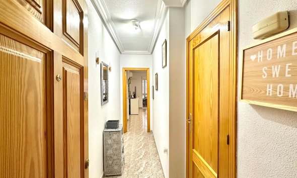 Revente - Apartment -
Torrevieja - Centro