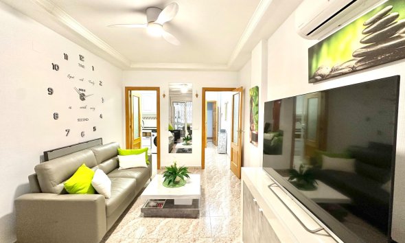 Revente - Apartment -
Torrevieja - Centro