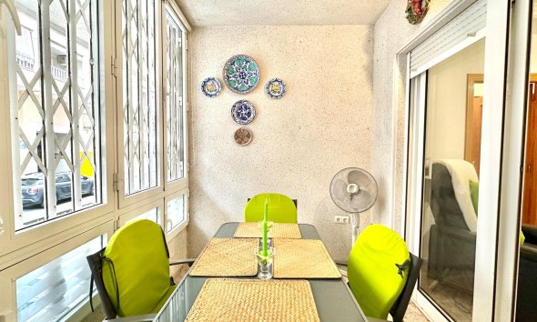 Revente - Apartment -
Torrevieja - Centro