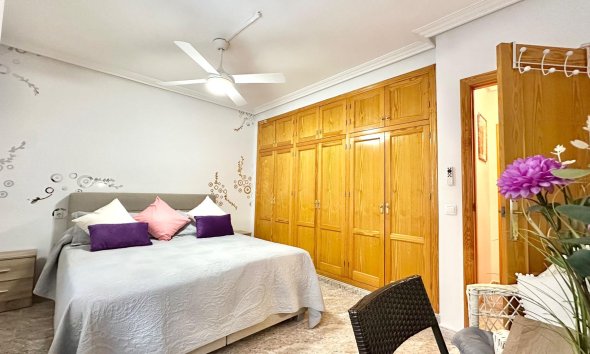 Revente - Apartment -
Torrevieja - Centro