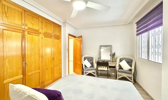 Revente - Apartment -
Torrevieja - Centro