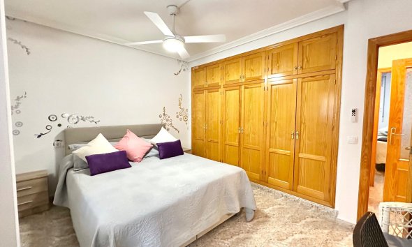 Revente - Apartment -
Torrevieja - Centro