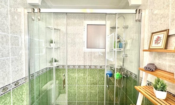 Revente - Apartment -
Torrevieja - Centro