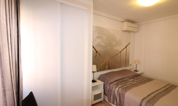 Resale - Apartment -
Torrevieja - Centro