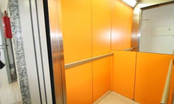 Resale - Apartment -
Torrevieja - Centro