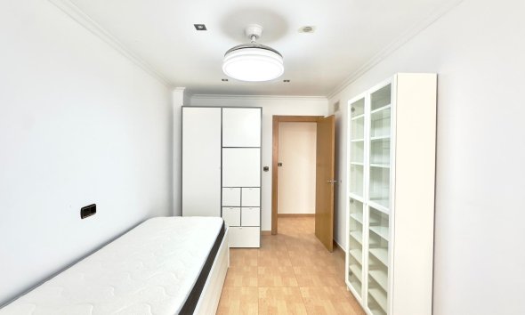 Resale - Apartment -
Torrevieja - Centro