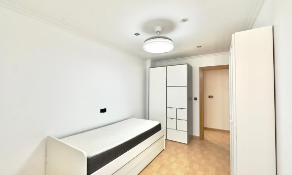 Resale - Apartment -
Torrevieja - Centro