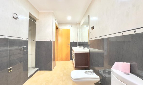 Resale - Apartment -
Torrevieja - Centro