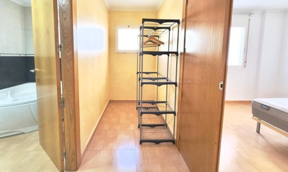 Resale - Apartment -
Torrevieja - Centro