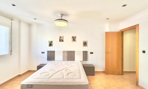 Resale - Apartment -
Torrevieja - Centro