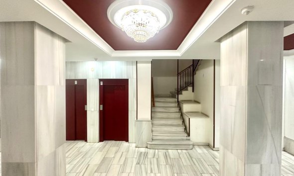 Revente - Apartment -
Torrevieja - Centro