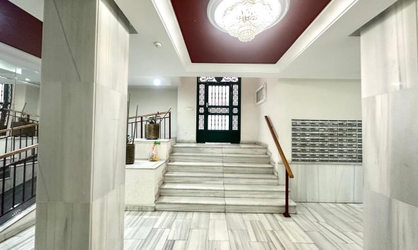 Revente - Apartment -
Torrevieja - Centro