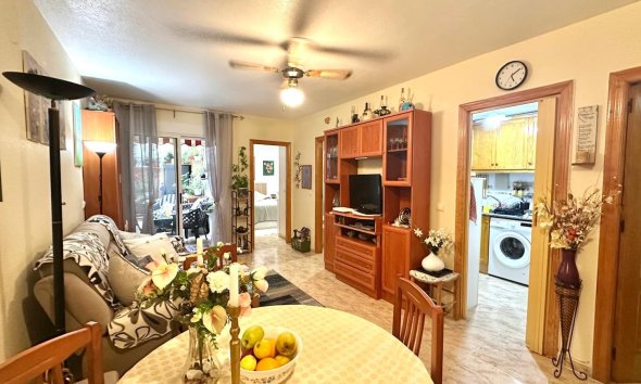 Revente - Apartment -
Torrevieja - Centro