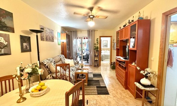 Revente - Apartment -
Torrevieja - Centro