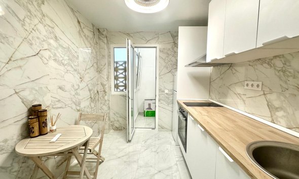 Resale - Apartment -
Torrevieja - Playa del Cura