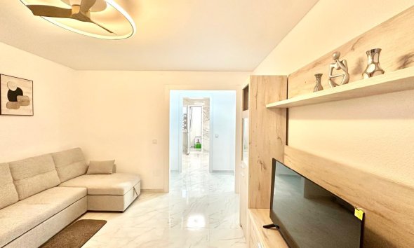 Resale - Apartment -
Torrevieja - Playa del Cura