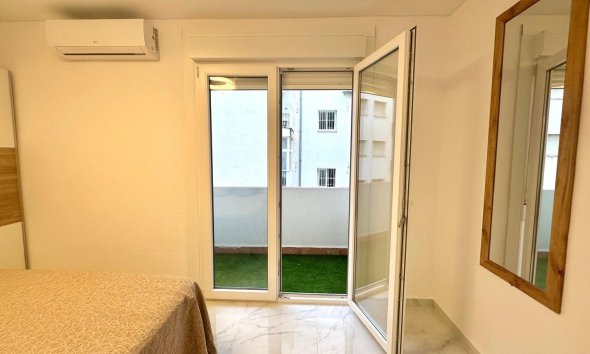 Resale - Apartment -
Torrevieja - Playa del Cura
