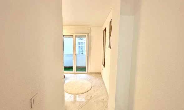Resale - Apartment -
Torrevieja - Playa del Cura