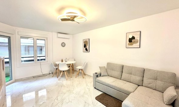 Resale - Apartment -
Torrevieja - Playa del Cura