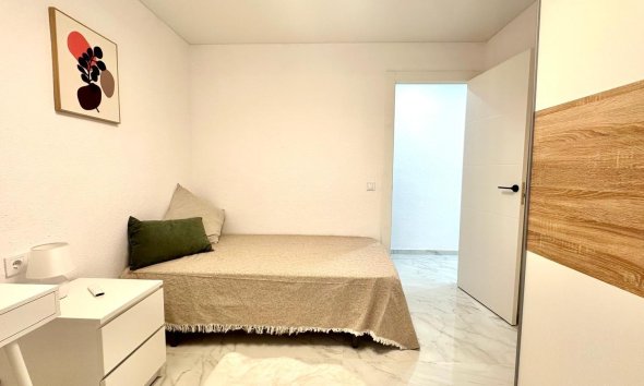 Resale - Apartment -
Torrevieja - Playa del Cura