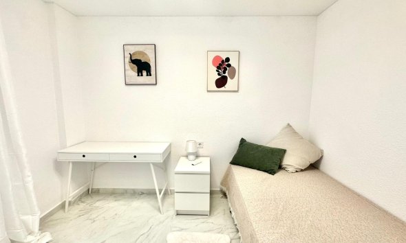 Resale - Apartment -
Torrevieja - Playa del Cura