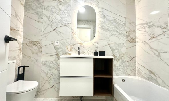 Resale - Apartment -
Torrevieja - Playa del Cura