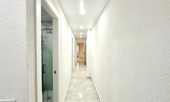 Resale - Apartment -
Torrevieja - Playa del Cura