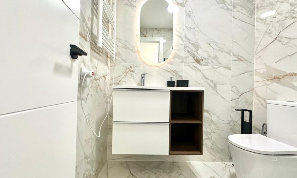 Resale - Apartment -
Torrevieja - Playa del Cura