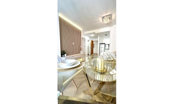 Revente - Apartment -
Torrevieja - Centro