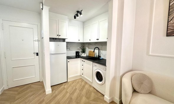 Revente - Apartment -
Torrevieja - Centro