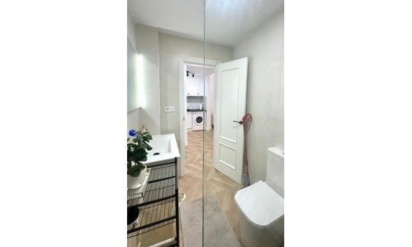 Revente - Apartment -
Torrevieja - Centro