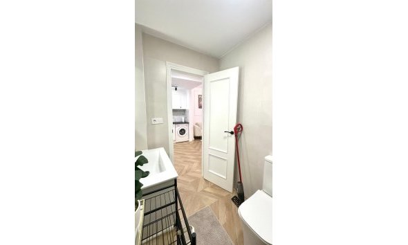 Revente - Apartment -
Torrevieja - Centro