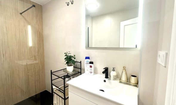 Revente - Apartment -
Torrevieja - Centro