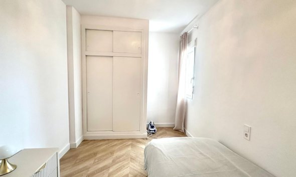 Revente - Apartment -
Torrevieja - Centro