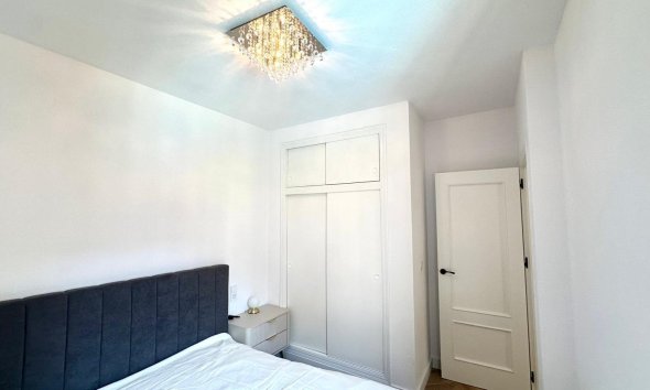 Revente - Apartment -
Torrevieja - Centro