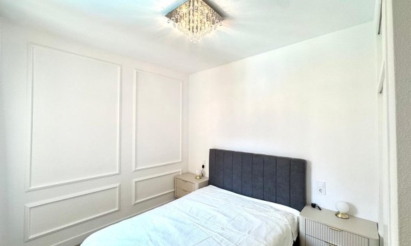 Revente - Apartment -
Torrevieja - Centro