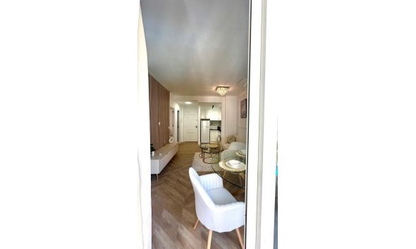 Revente - Apartment -
Torrevieja - Centro