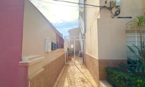 Reventa - Apartment -
Torrevieja - Zona Los Frutales