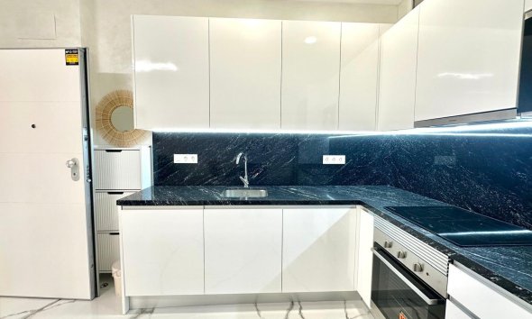 Resale - Apartment -
Torrevieja - Playa del Cura