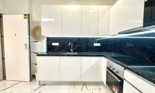 Resale - Apartment -
Torrevieja - Playa del Cura