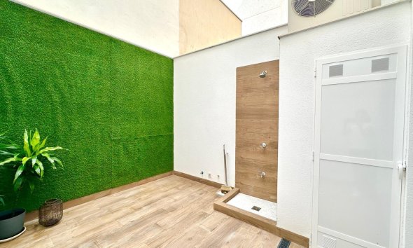 Resale - Apartment -
Torrevieja - Playa del Cura