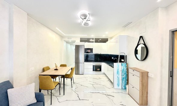 Resale - Apartment -
Torrevieja - Playa del Cura