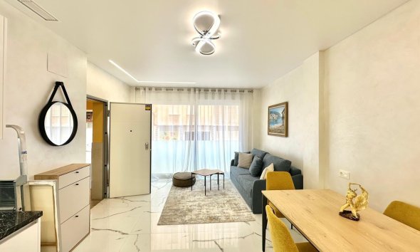 Resale - Apartment -
Torrevieja - Playa del Cura