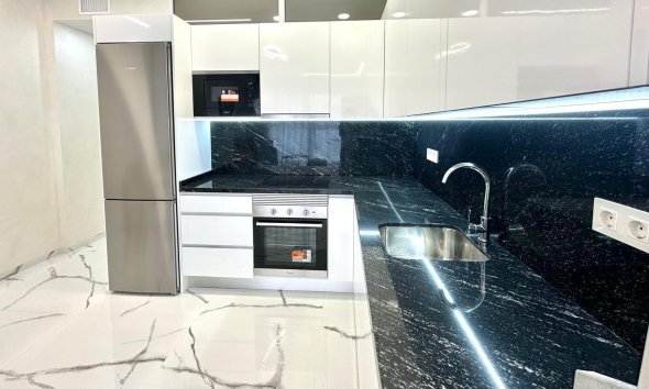 Resale - Apartment -
Torrevieja - Playa del Cura