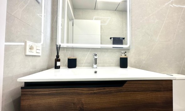 Resale - Apartment -
Torrevieja - Playa del Cura